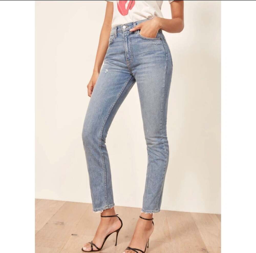 Reformation Julia High Cigarette Jean Size 29 Light Wash Distressed